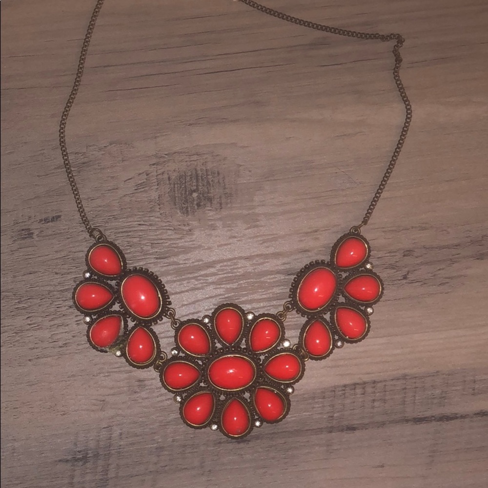 Statement necklace